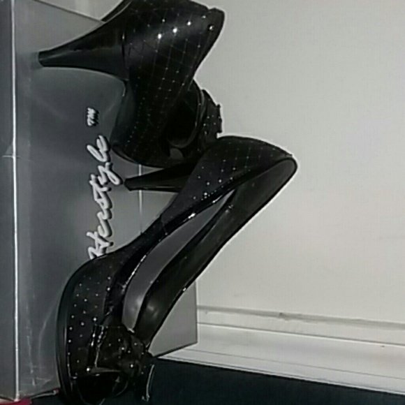 Shoes - Picture 1 of 1