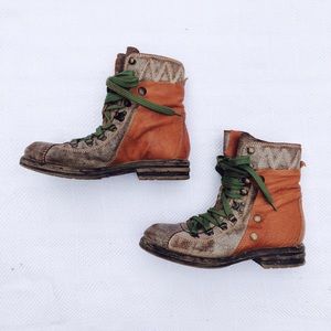 Steve Madden hiking boots