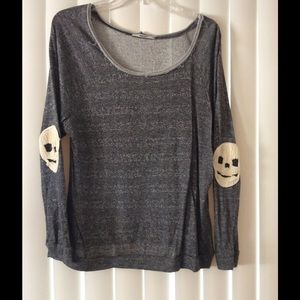 Gray Papaya Boat Neck Sweater w/ Skulls