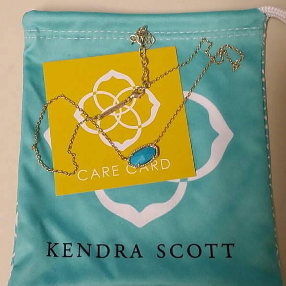 Kendra Scott necklace