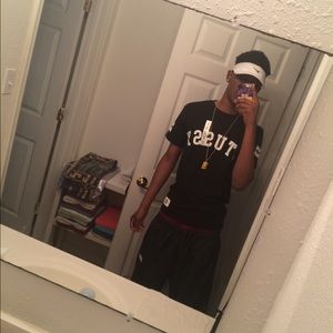 Meet your Posher, Deverin