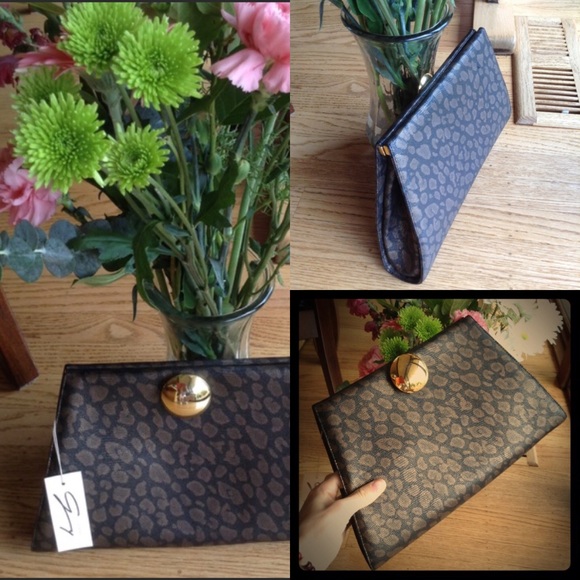 Vintage Handbags - Vintage Genny Italian Leopard Luxury Clutch 💼