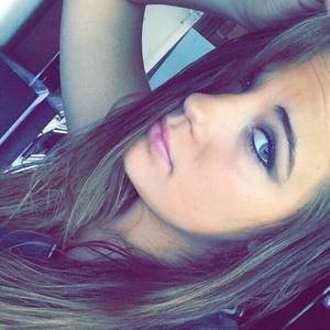 Meet your Posher, Becca