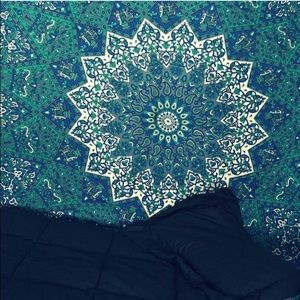 Green&blue wall tapestry