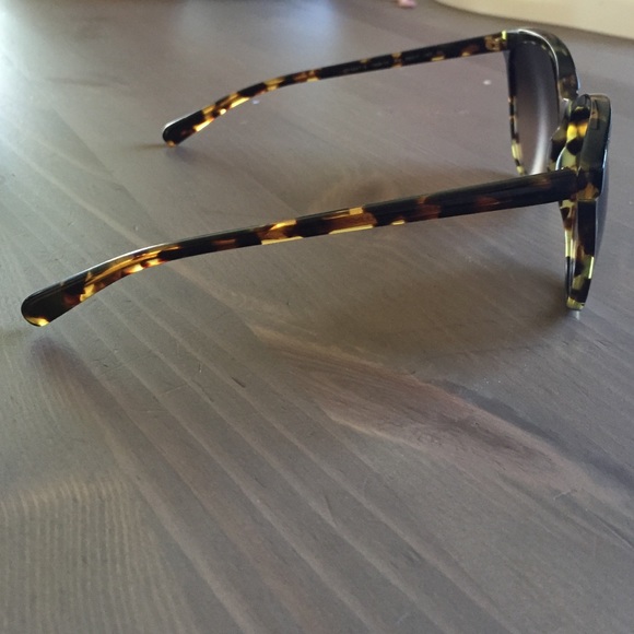 Oliver Peoples sunglasses - Picture 2 of 3