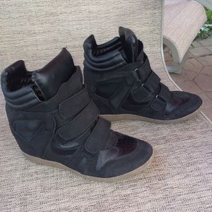 Candies Virginia black sneaker wedges size 7.5