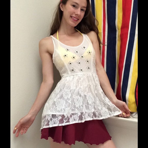 SOLD Lush High-Low Lace Flower Tank - Picture 3 of 5