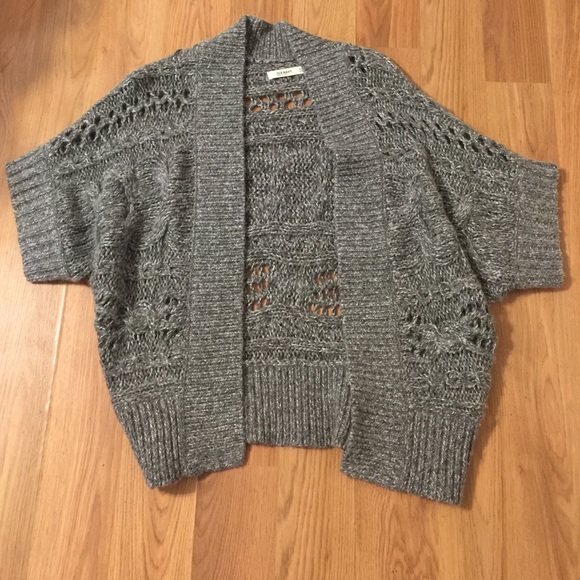 3/4 length sweater shall