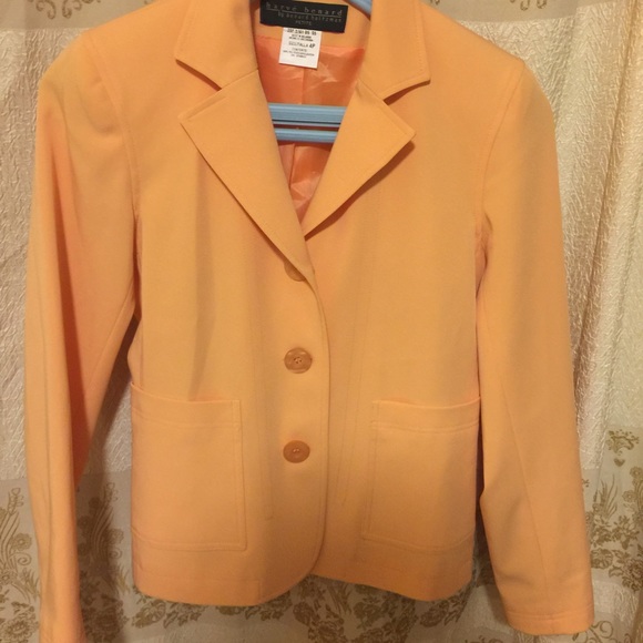 Like new Have Bernard blazer , Size 4P. - Picture 2 of 3
