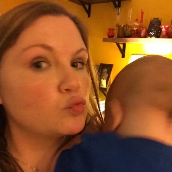 Meet your Posher, Karen - Picture 2 of 3