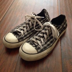 Black and White converse