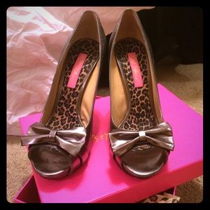  Betsey Johnson Bow heels Betsey Johnson Bow heels