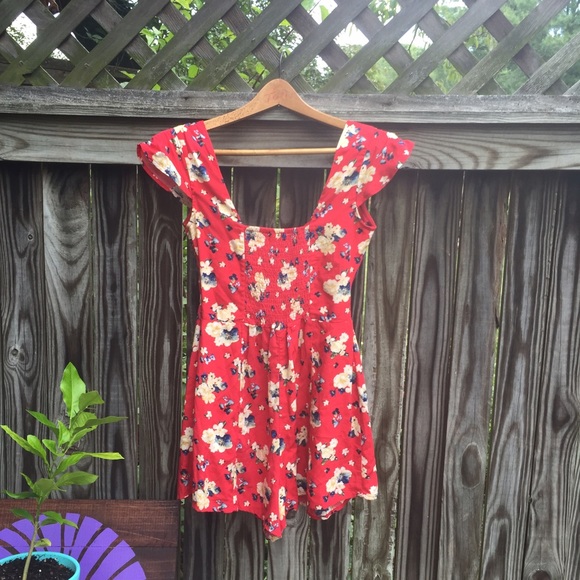 Red floral print romper - Picture 2 of 3