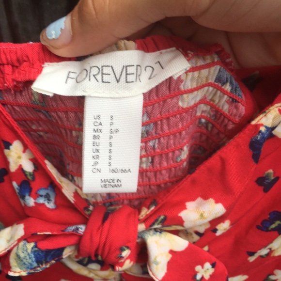 Red floral print romper - Picture 3 of 3