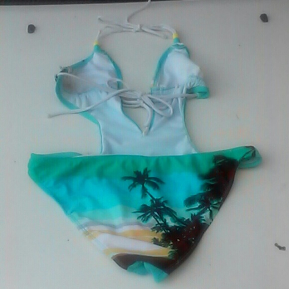 Bathing suit - Picture 2 of 4