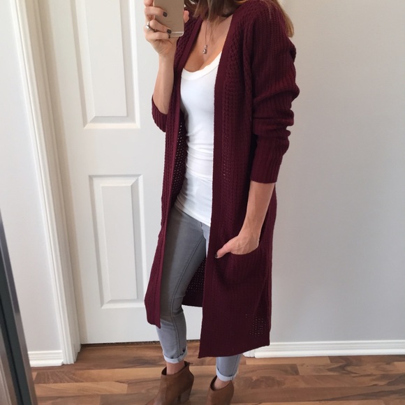 Sweaters - Sold • Maroon Knitted Cardigan Sweater