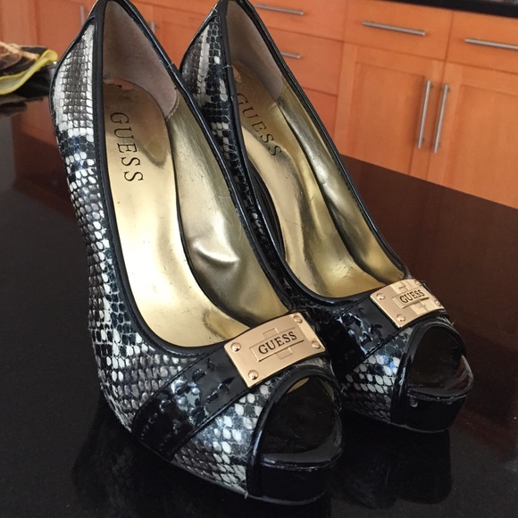 gently worn Size 7 Guess heels
