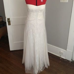 BCBGMAXAZRIA Moriza Strapless Long Gown. Gardenia