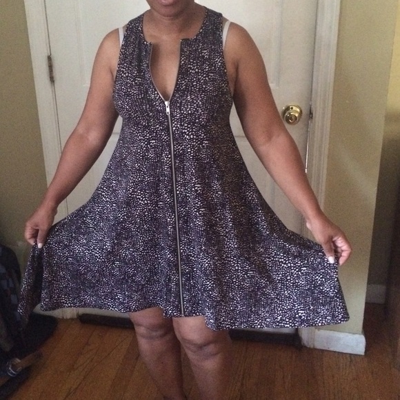 Zip open flare dress - Picture 1 of 3