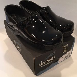 Dansko Professional Black Patent Clogs size 39