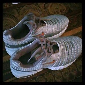 Nike air turbulence running shoes