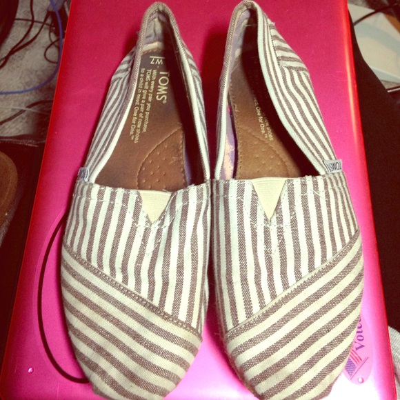 Toms