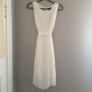 White Banana Republic pleated dress