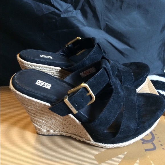 Ugg hedy sandals. New, no original box