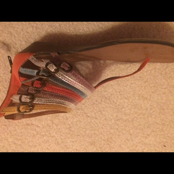 Colorful strapped shoes ๐๐๐๐ - Picture 2 of 4