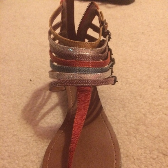 Colorful strapped shoes ๐๐๐๐ - Picture 3 of 4