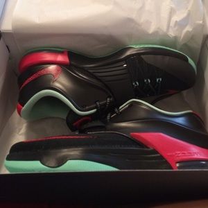 KD's black/red-medium mint