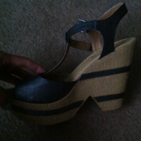 I'm to tall, clumsy, etc. #NeverWorn - Picture 2 of 3