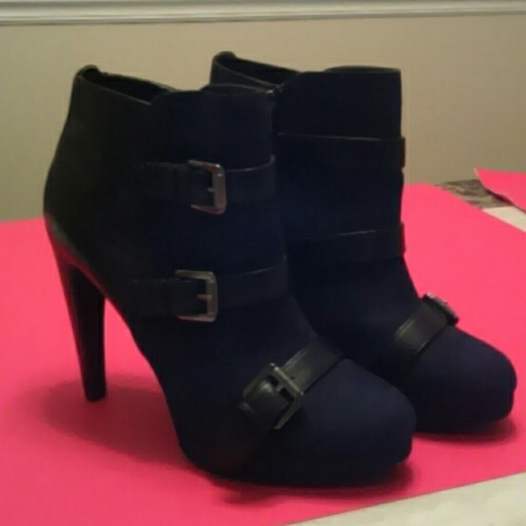 Super cute boots - Picture 2 of 2