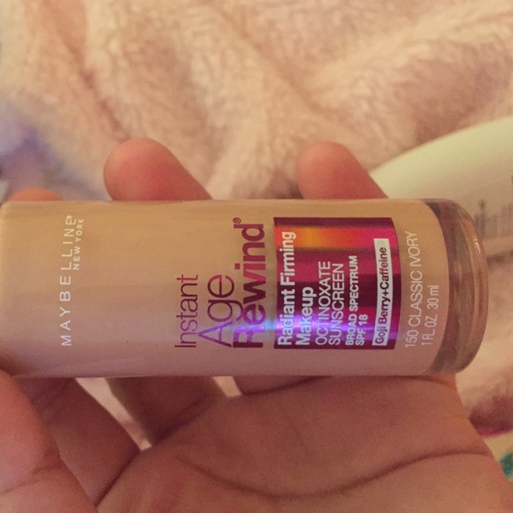 Maybelline instant age rewind new never touched - Picture 1 of 1