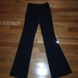 SIZE 2 LULULEMON YOGA PANTS