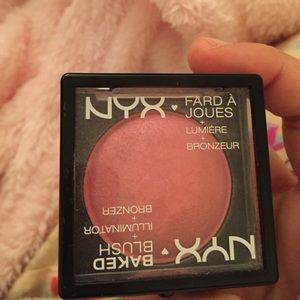 Nyx baked blush+ illuminator+bronzer in spanish