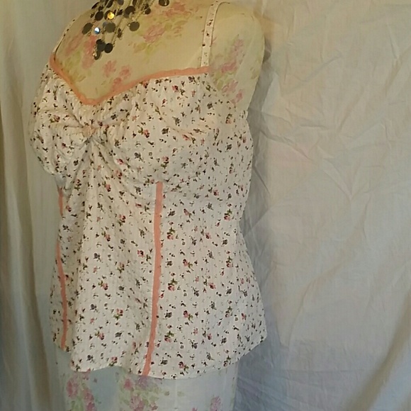 Top - Picture 2 of 4