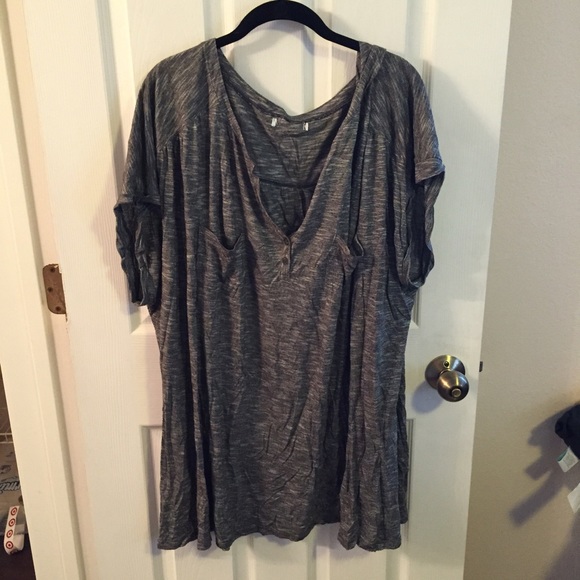 Oversized black and white shirt