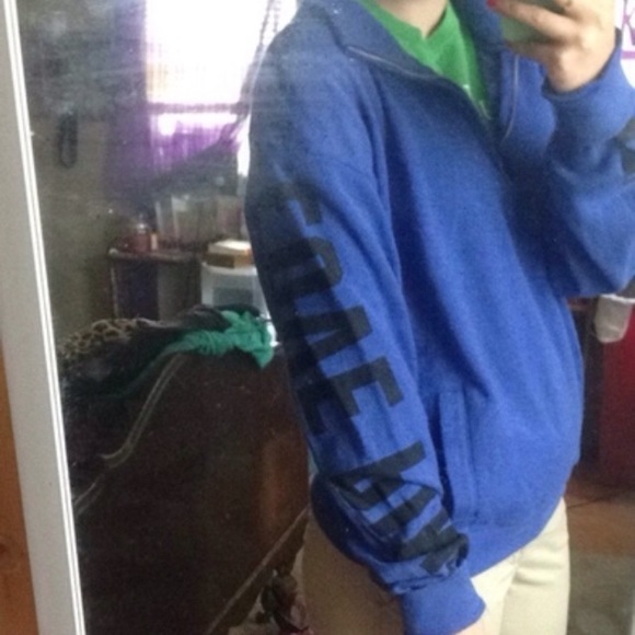 SOLD** Royal blue boyfriend fit VS 1/2 zip - Picture 2 of 2