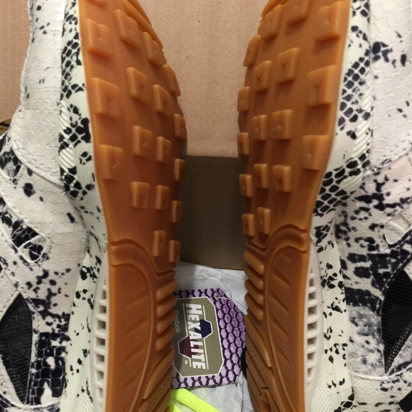 Melody Ehsani X Reebok Ventilator 🚫NO TRADES🚫 - Picture 3 of 5