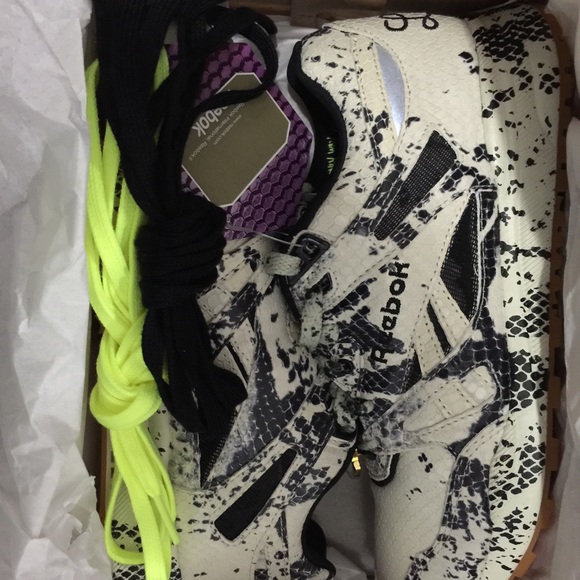 Melody Ehsani X Reebok Ventilator 🚫NO TRADES🚫 - Picture 4 of 5