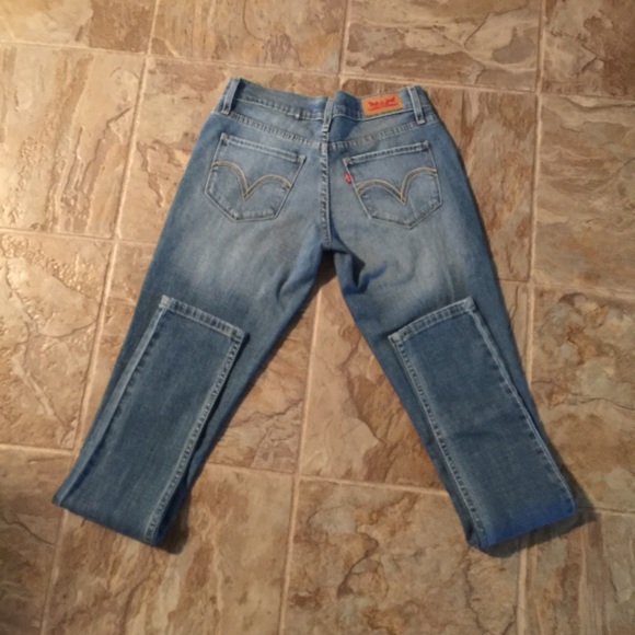 Levi's!!! - Picture 2 of 2