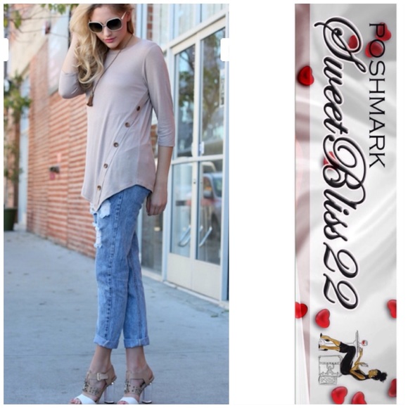 💋SOLD OUT Taupe Side Button Top💋 - Picture 2 of 3