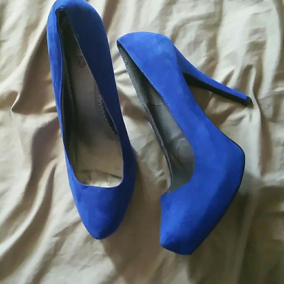 Royal blue pumps