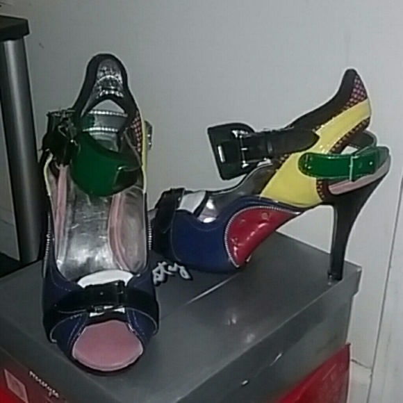 Shoe