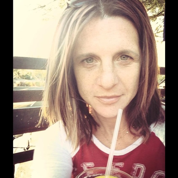 Meet your Posher, Kirsten! - Picture 2 of 4