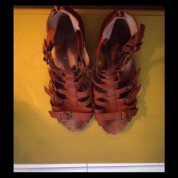 Shoes - Brown leather gladiator sandals