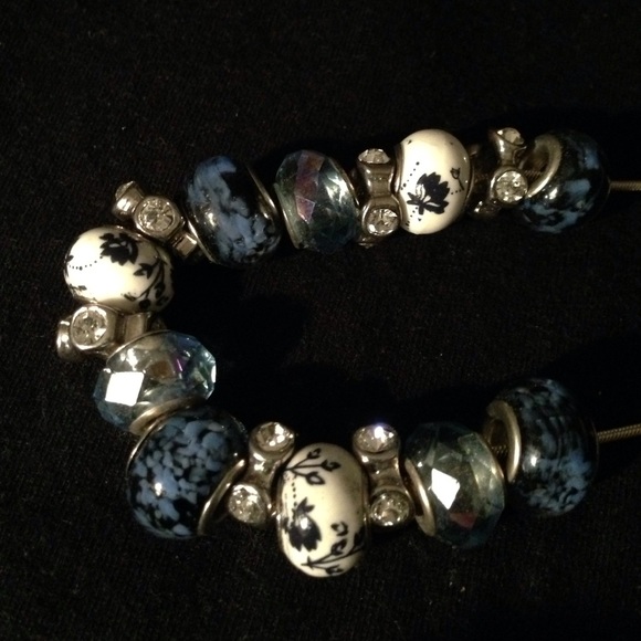 Necklace - Picture 2 of 2