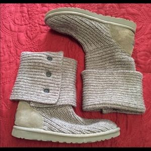 Grey knit UGG boots