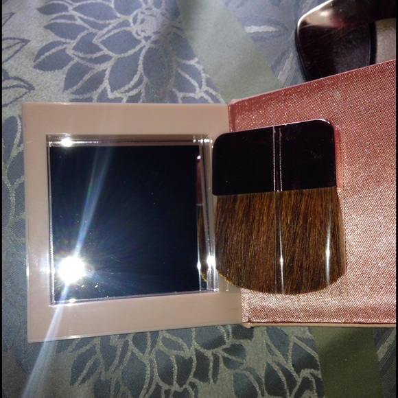 Makeup & dresses bundle - Picture 4 of 4